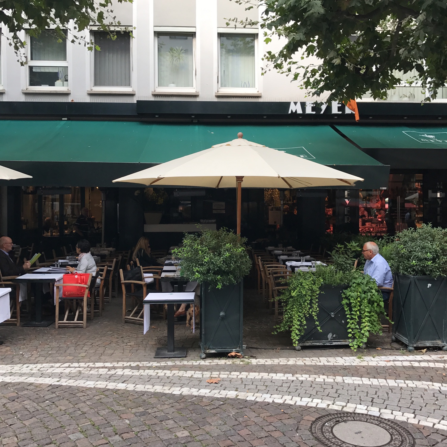 Meyer's Restaurant & Bar